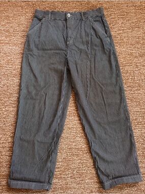 KOTN Navy White Pinstripe Cropped Utility Pants Size 28 Relaxed Fit